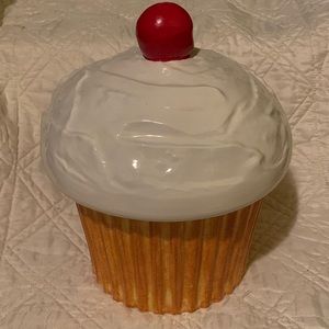 Vintage cupcake cookie jar